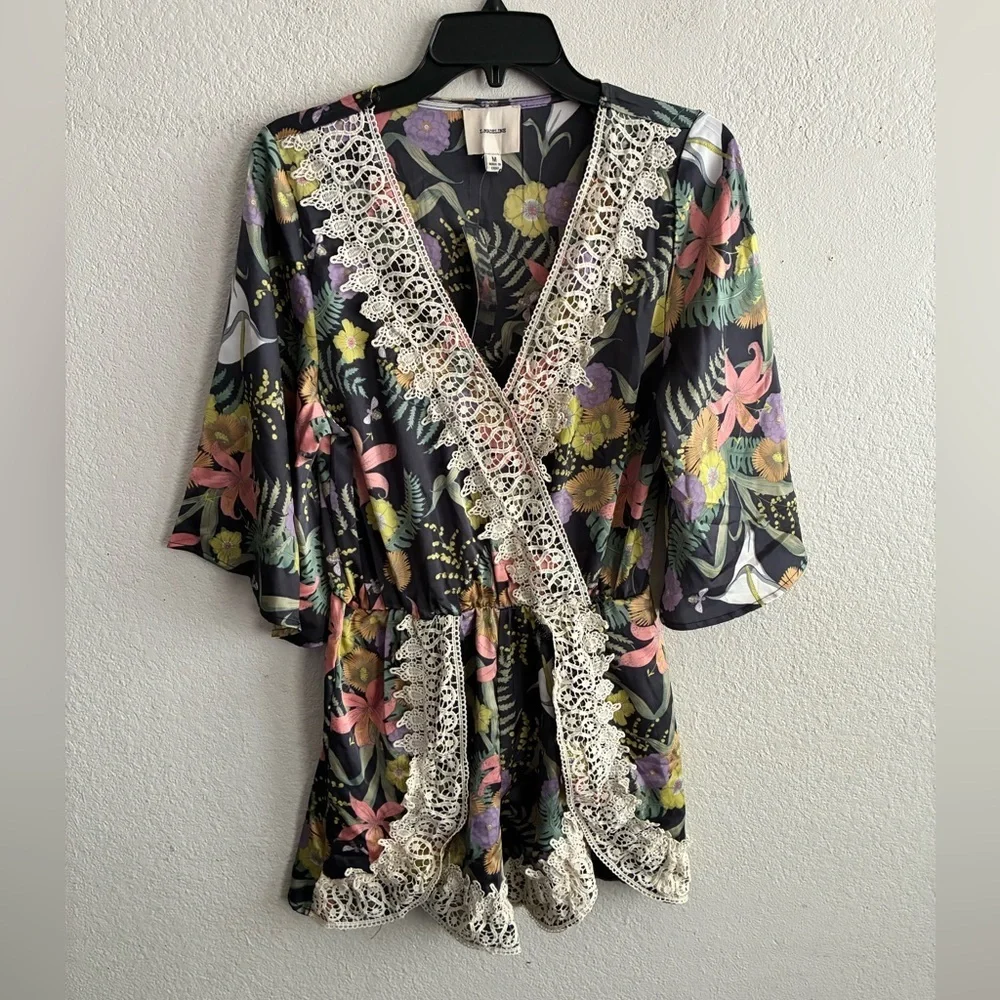🆕I.Madeline Floral Lace-Trim Wrap Romper in Charcoal with Pastel Blooms M🆕